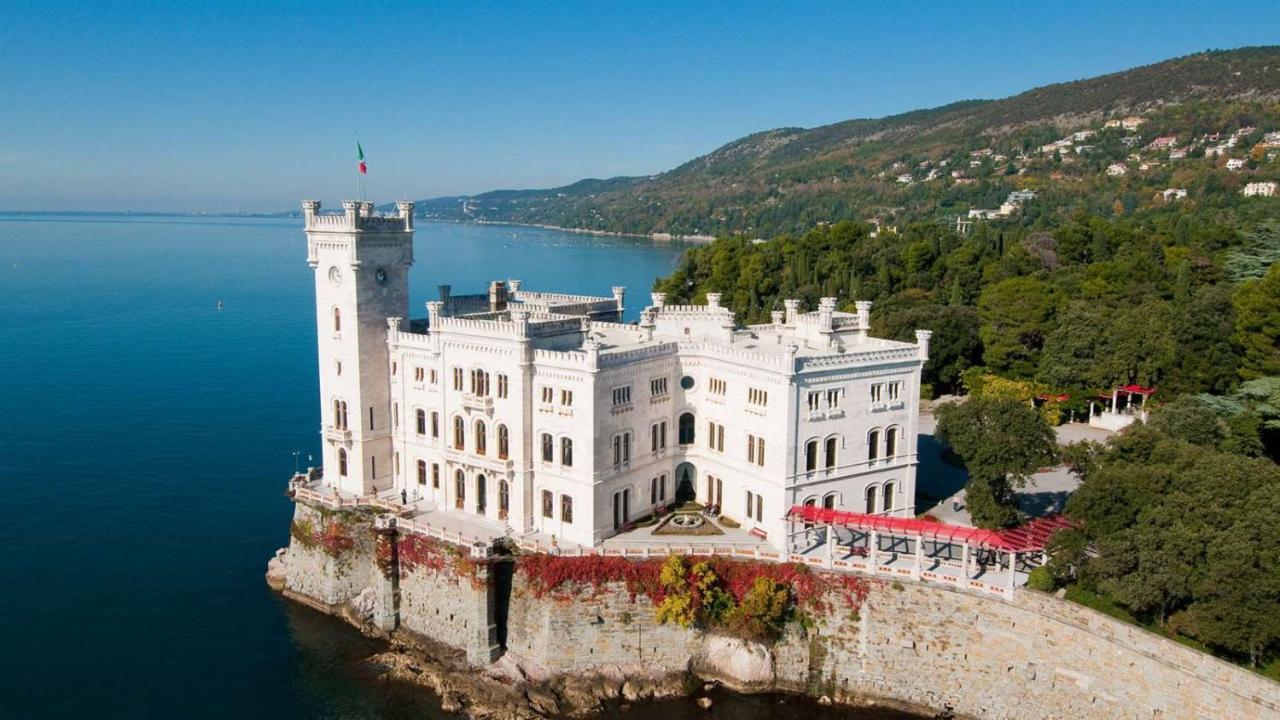 Rifugio Hemingway, Trieste Centro Con Parcheggio Eksteriør billede