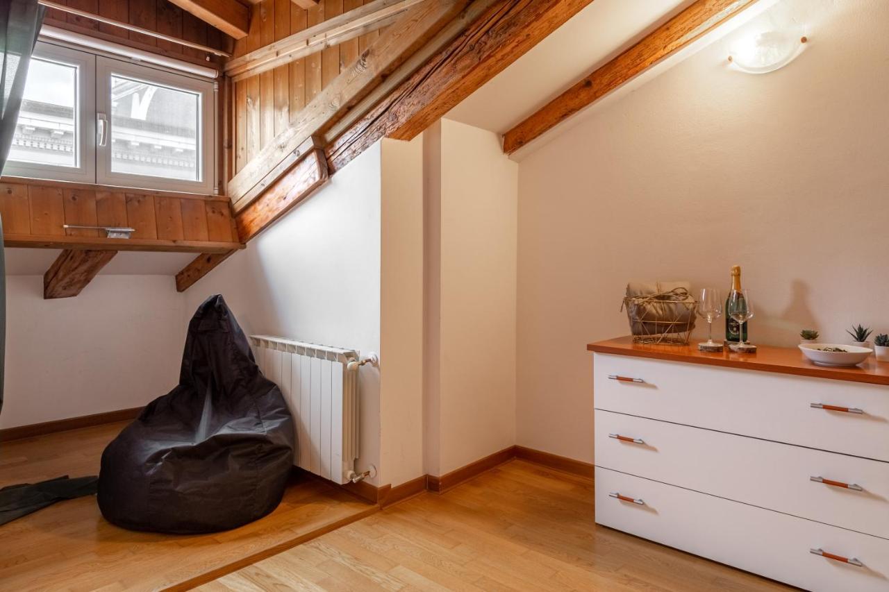 Rifugio Hemingway, Trieste Centro Con Parcheggio Eksteriør billede