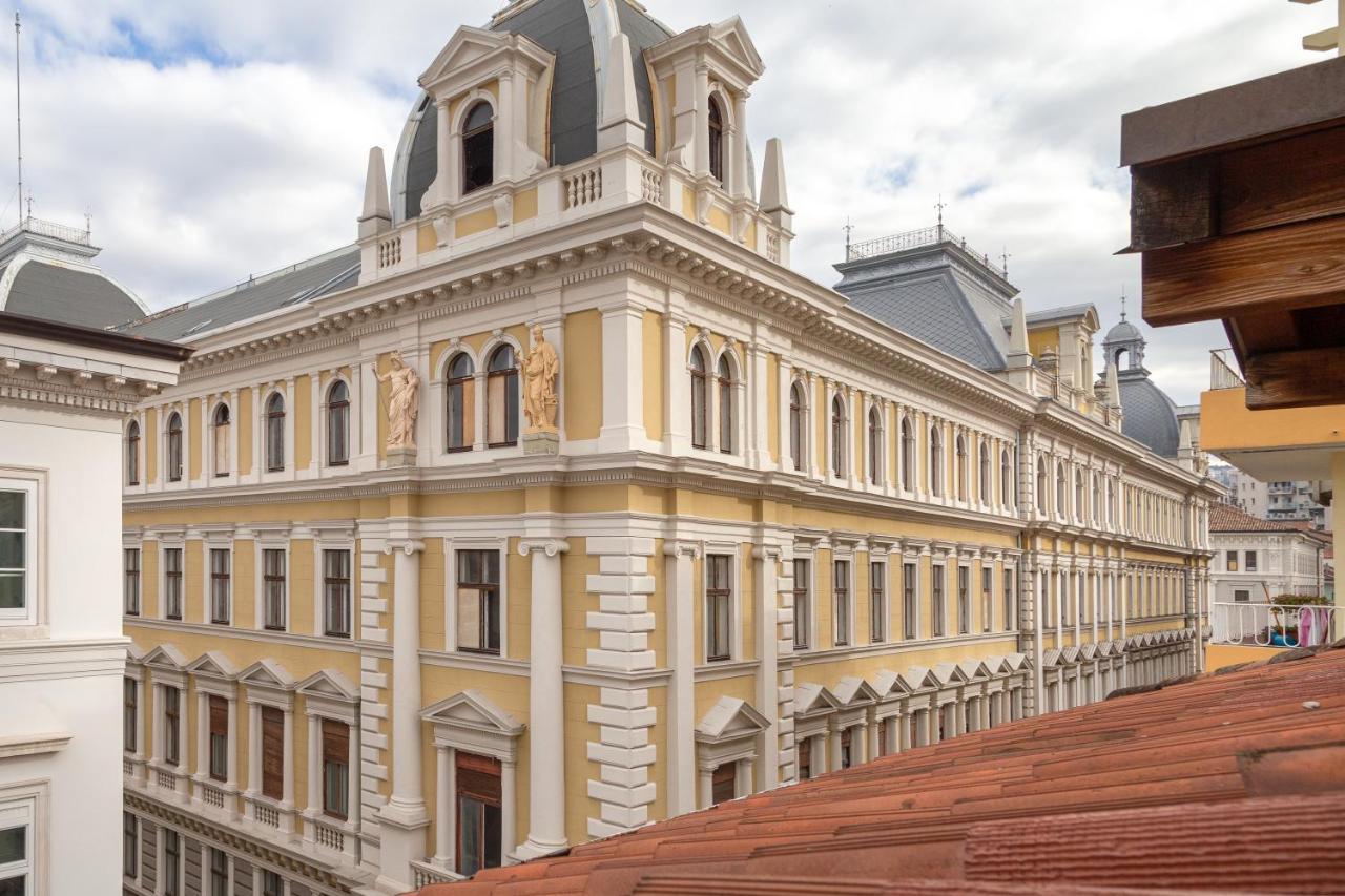 Rifugio Hemingway, Trieste Centro Con Parcheggio Eksteriør billede